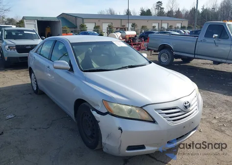 2007 Toyota Camry Le z USA, uszkodzony, nr VIN 4T1BE46K27U037303